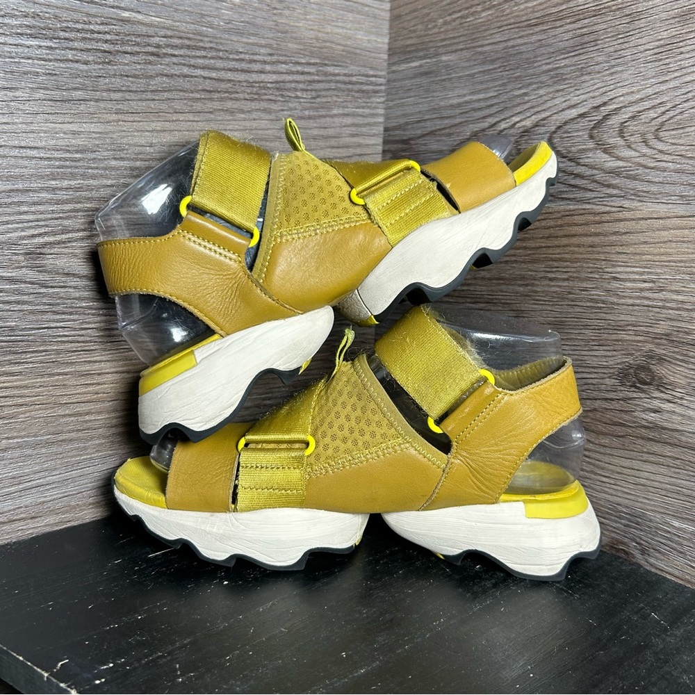Sorel kinetic impact sporty sandals yellow - Picture 5 of 7